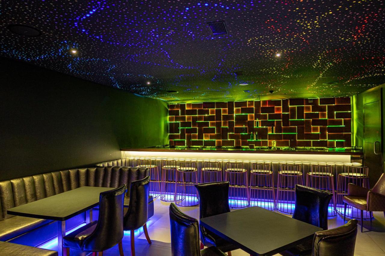 Hotel Enrise By Sayaji Nashik Esterno foto